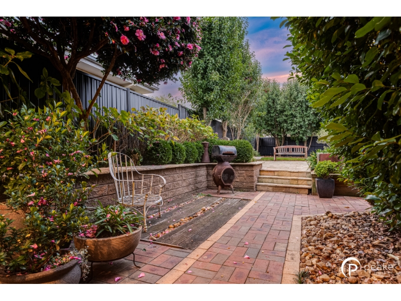 9 Renwarl Close, BERWICK House for rent Listed by of Peake Real