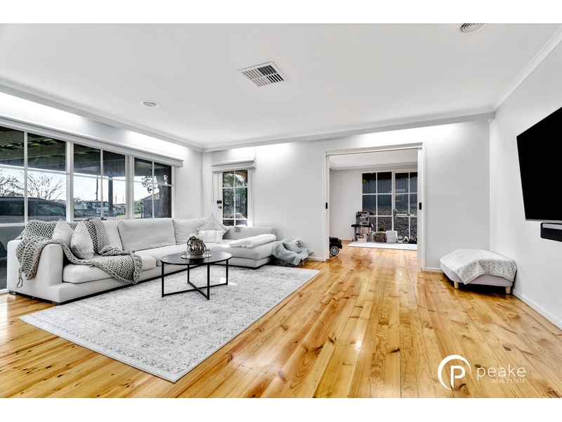 68 Old Coach Road, BERWICK House for rent Listed by Natasha Carroll