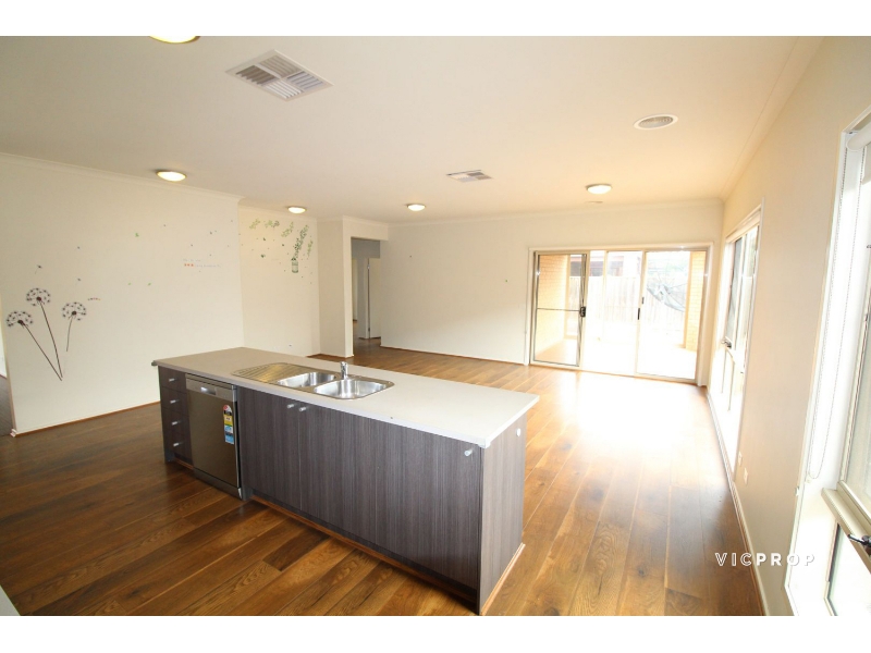 78 Alamanda Boulevard, POINT COOK House for rent Listed by Wendy Wang