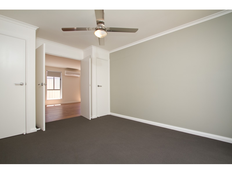 13B Bronze Drive, KANGAROO FLAT Townhouse for rent Listed by Jade