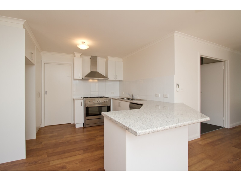 13B Bronze Drive, KANGAROO FLAT Townhouse for rent Listed by Jade