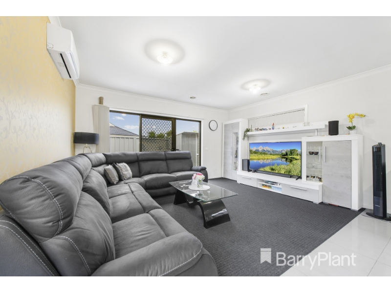 24 Parkleigh Drive, Kurunjang House for rent Listed by Barry Plant