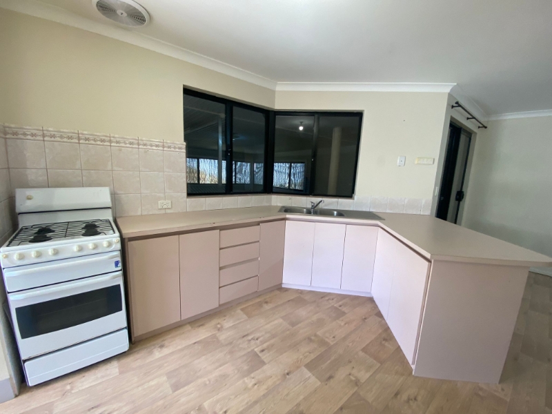 7 Buckton Place, Australind House for rent Listed by Jenna Dewar of