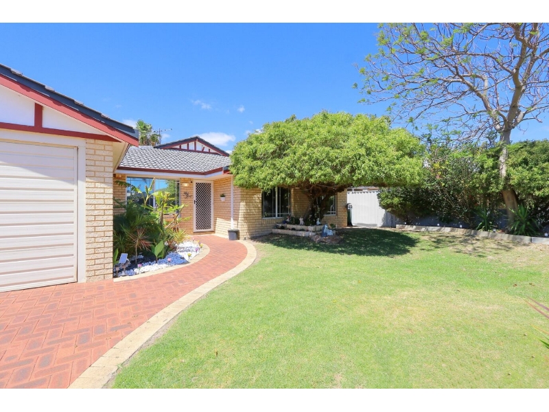 3 Palm Drive, Warnbro House for rent Listed by Nikki Atwell of