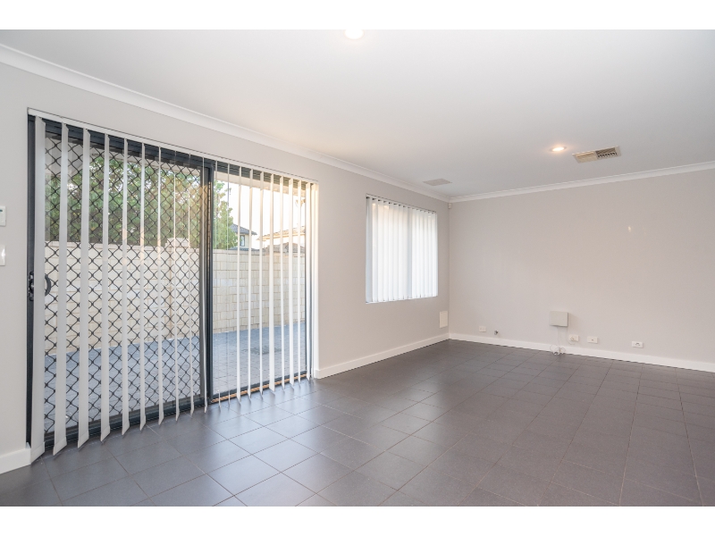 48 Marchamley Place, Carlisle House for rent Listed by Century 21