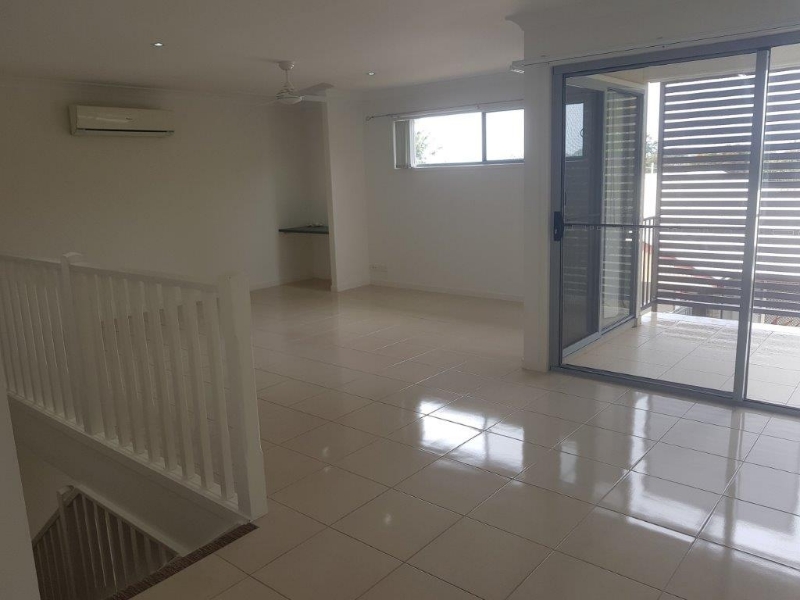 2/17 Tilley Street, Redcliffe Townhouse for rent Listed by Melissa