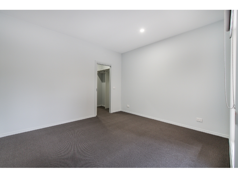 2/14 Mountain Crescent, Mulgrave Townhouse for rent Listed by Davey of Century 21