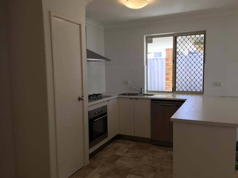 56 Carberry Square, Clarkson House for rent Listed by of Century21