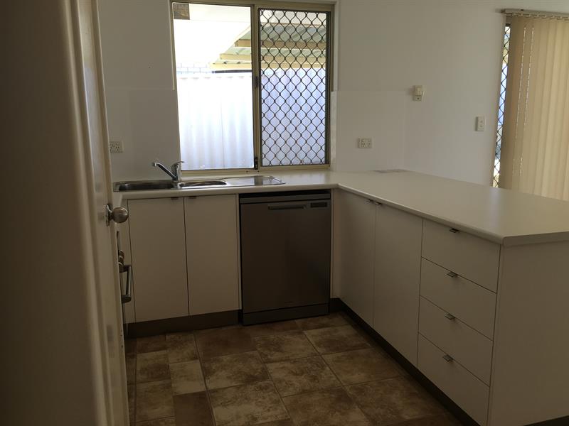 56 Carberry Square, Clarkson House for rent Listed by of Century21