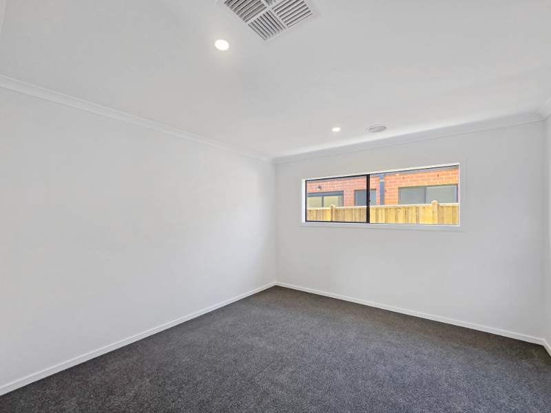 42 Baelish Drive, CHARLEMONT House for rent Listed by Rental