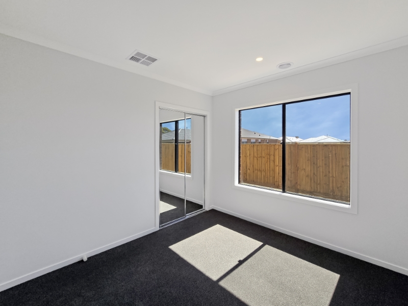 42 Baelish Drive, CHARLEMONT House for rent Listed by Rental