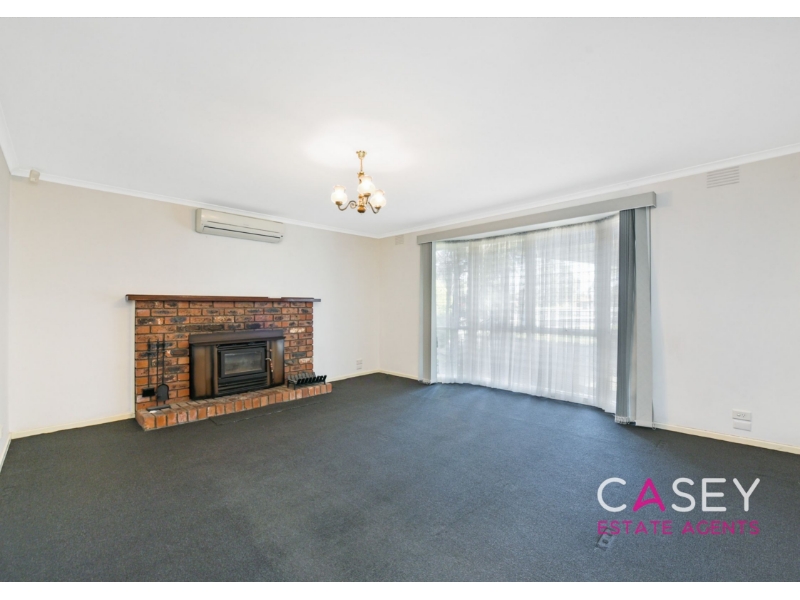 27 Thompsons Road, CRANBOURNE NORTH House for rent Listed by Leeanne