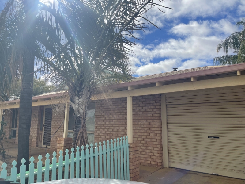 77A Roberts Street, SOUTH KALGOORLIE House for rent Listed by Julie