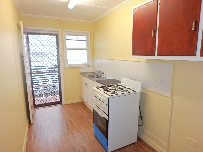 2/12 Ashington Street, WEST END Apartment for rent Listed by of Metrocity Realty & TenantApp