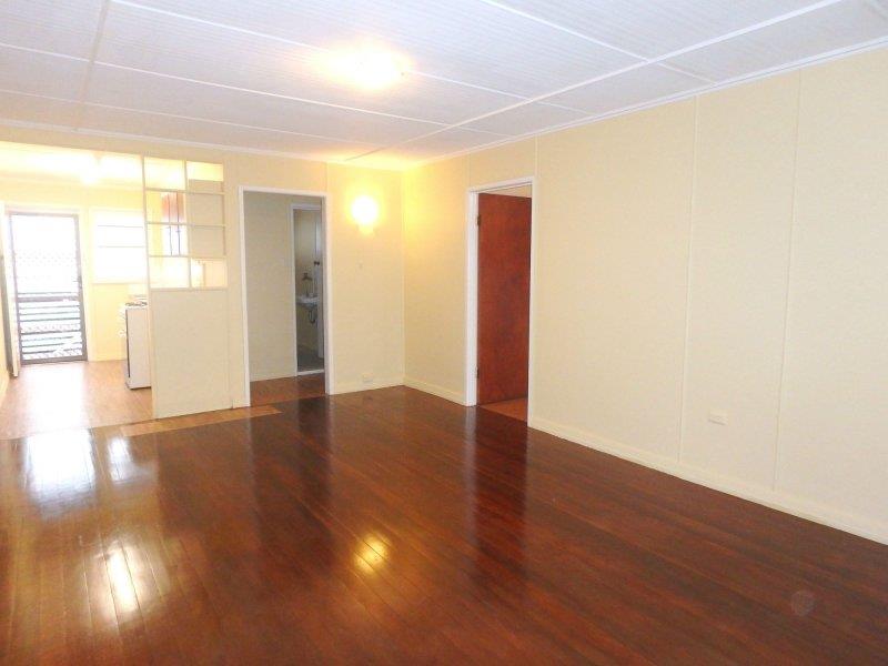 2/12 Ashington Street, WEST END Apartment for rent Listed by of Metrocity Realty & TenantApp