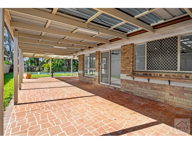 215 Dorville Road, CARSELDINE House for rent Listed by Shikha