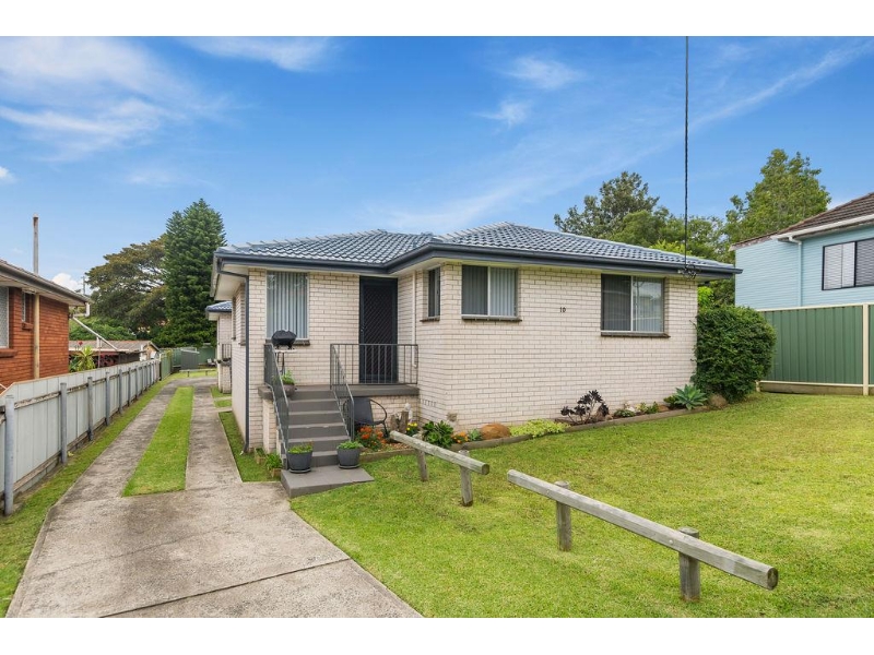 1/10 Wade Street, Figtree Apartment for rent Listed by Lisa Rapsey of