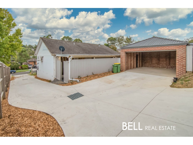 12 Greenslopes Drive, MOOROOLBARK House for rent Listed by Linda Paas of Bell Real Estate