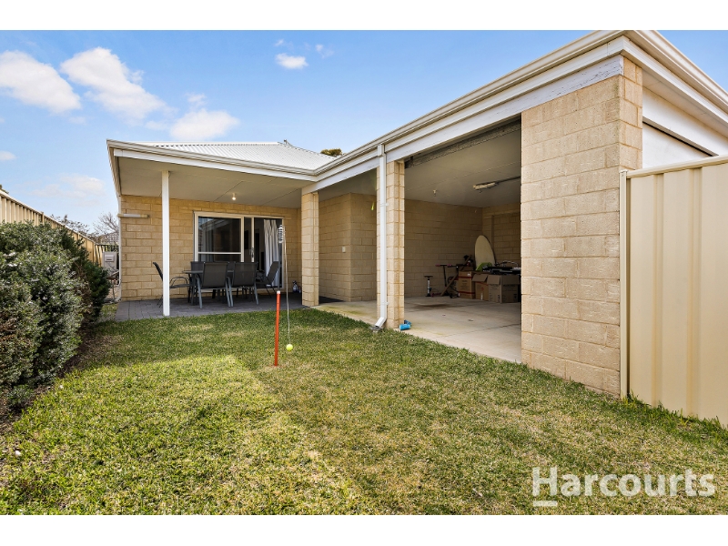 114 Lake Valley Drive, LAKELANDS House for rent Listed by Stacey Swann of Harcourts Mandurah