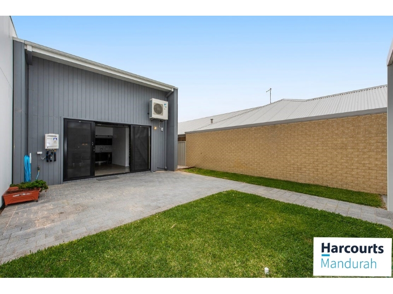 91 Aurea Boulevard, GOLDEN BAY House for rent Listed by Stacey Swann