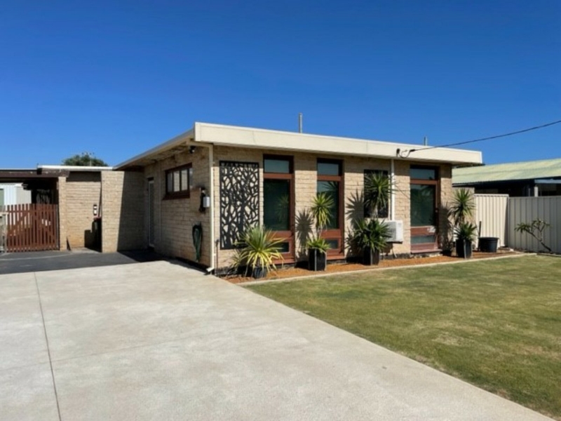 11 Paringa Street, MOUNT TARCOOLA House for rent Listed by Leasing