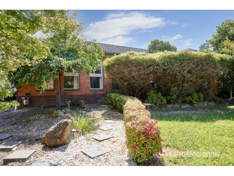 1 Donald Close, Kilsyth House for rent Listed by Lilydale Rentals of