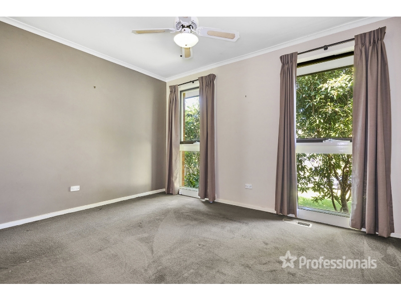 1 Donald Close, Kilsyth House for rent Listed by Lilydale Rentals of