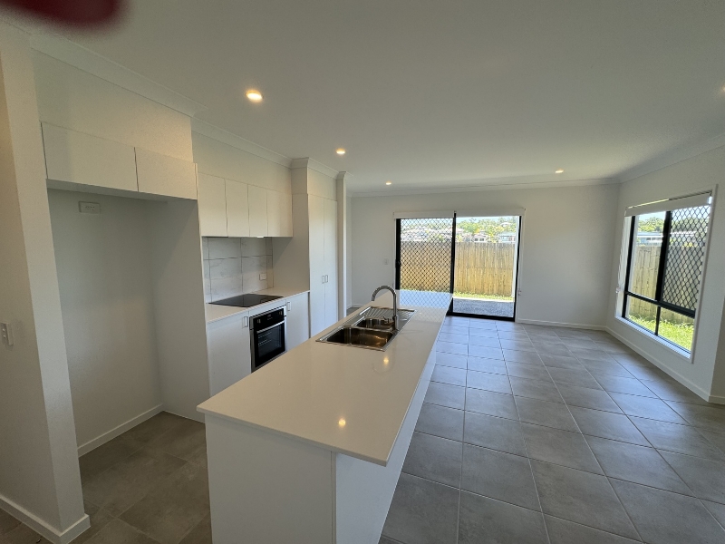 42 Tulip Tree Street, Park Ridge House for rent Listed by Home Realty