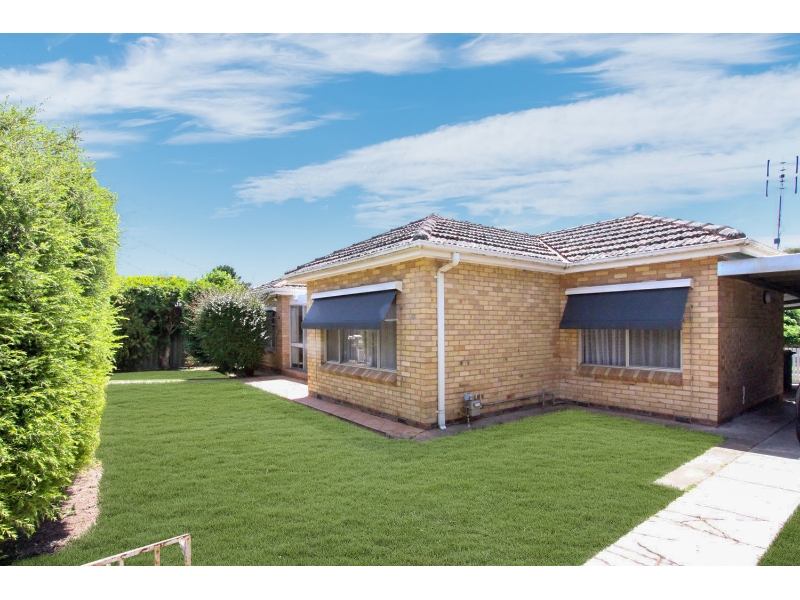 15 Theodore Street, Flora Hill House for rent Listed by Sharon Watts of Professionals Bendigo
