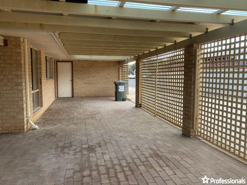 10 Moffatt Place, Tarcoola Beach House for rent Listed by Suzie Grant