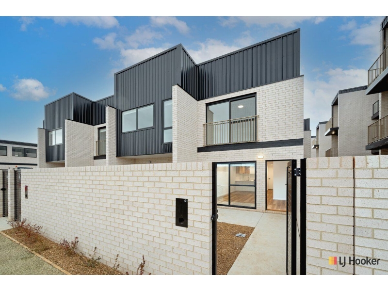 1/2 Cornelius Street Coombs ACT 2611
