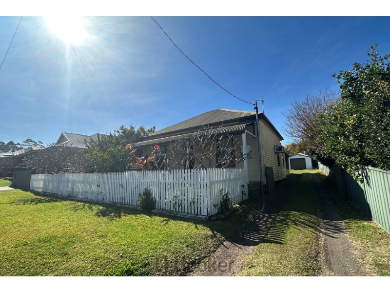 16 Albert Street, Speers Point House for rent Listed by Isabella