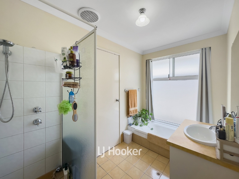 72 Somerville Drive, College Grove House for rent Listed by of Lj