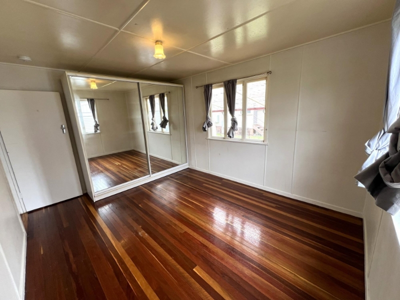 14 Heather Street, SILKSTONE House for rent Listed by Natasha