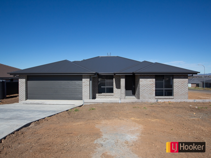 13 Francis Avenue, NORTH TAMWORTH House for rent Listed by Ash Moyses