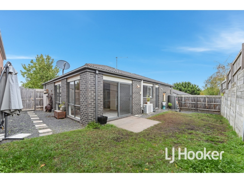 7/107 Army Road, PAKENHAM Apartment for rent Listed by Adeline