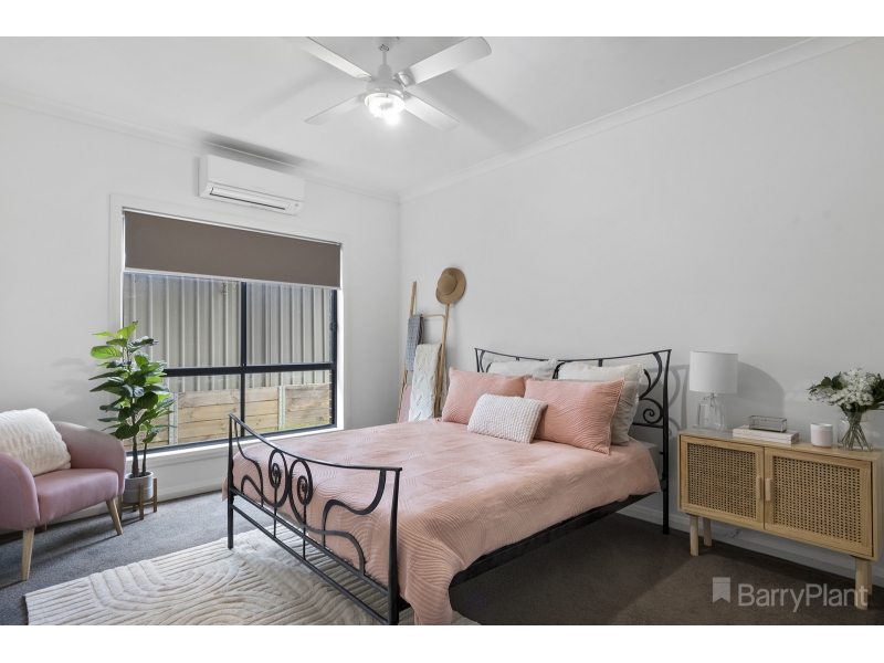 1/15 Abbott Street, Bendigo Townhouse for rent Listed by Barry Plant Bendigo Property M of Ray