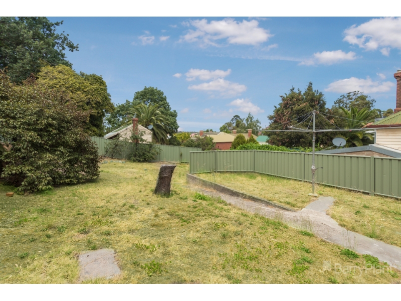 77 Rowan Street, Bendigo House for rent Listed by Sarah Creeley of