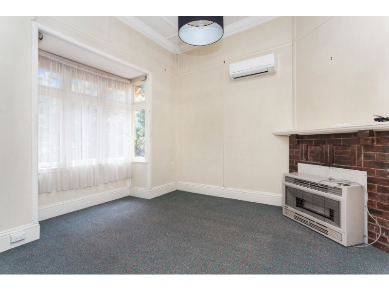 77 Rowan Street, Bendigo House for rent Listed by Sarah Creeley of