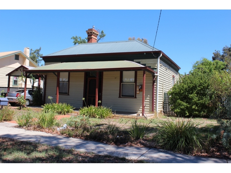 52 Reginald Street, Quarry Hill House for rent Listed by Sarah