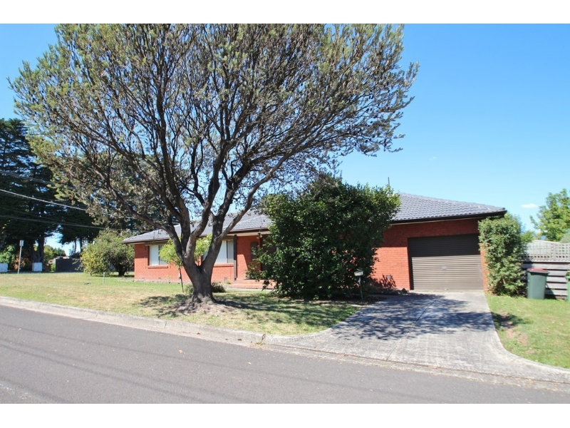 41 Oban Road, Ringwood North House for rent Listed by Laura Kollosche