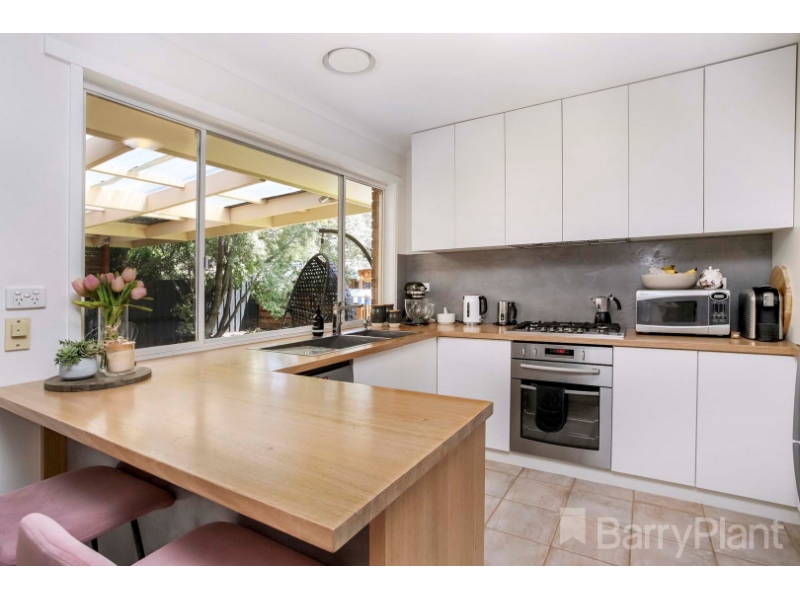 12 Chisholm Avenue, Attwood House for rent Listed by Dion Dibella of Barry Plant Gladstone