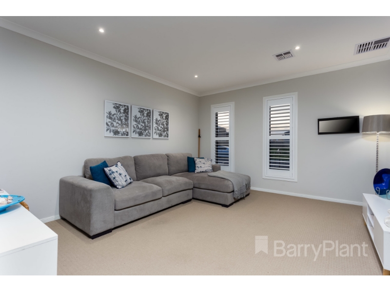 34 Statesman Way, Point Cook House for rent Listed by Bianca Thomson of Barry Plant Point Cook