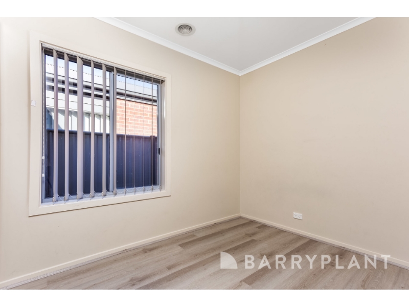 18/39 Astley Crescent, Point Cook House for rent Listed by Diana