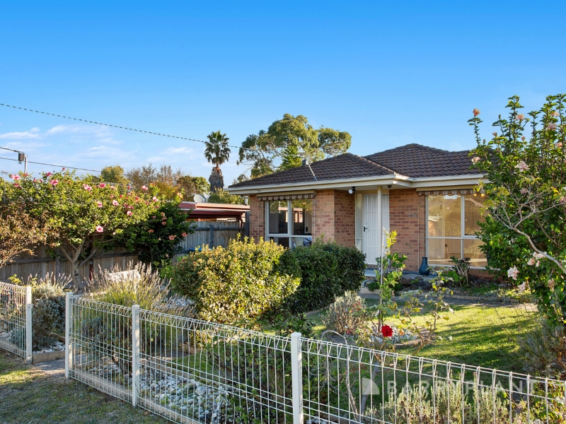 142 Seventh Avenue, Rosebud House for rent Listed by Barry Plant