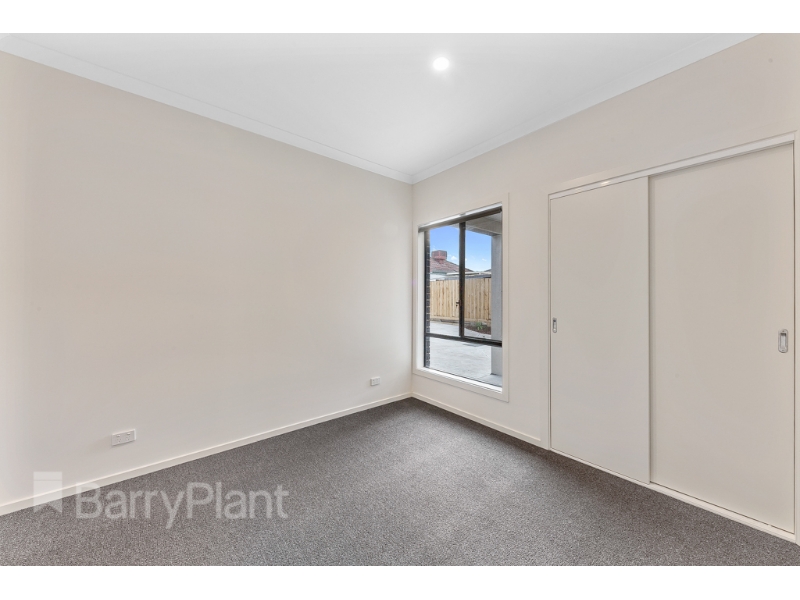 2/42 Ivanhoe Avenue, St Albans Apartment for rent Listed by Peter D