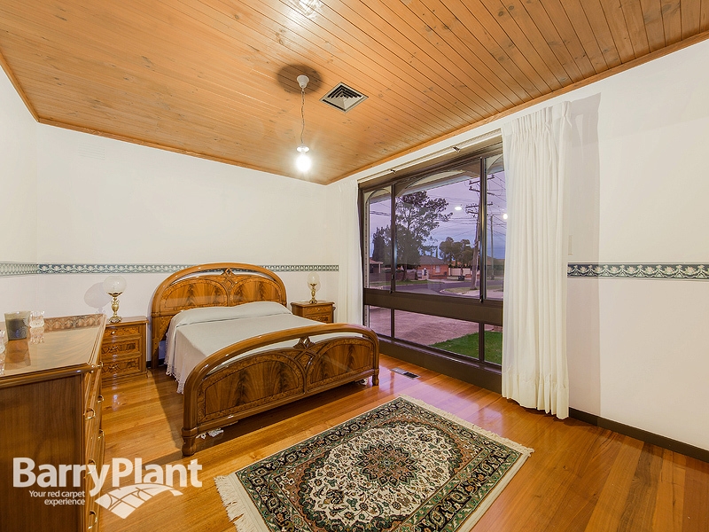 85 Vincent Avenue, St Albans House for rent Listed by Peter D'aloia