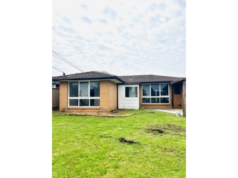 26 Firbank Terrace, St Albans House for rent Listed by Peter D'aloia