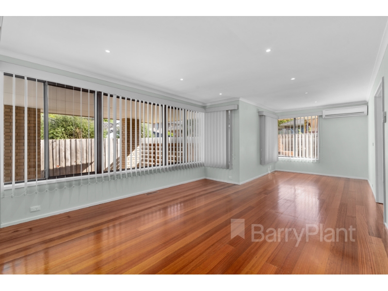34 Ainsdale Avenue, Wantirna House for rent Listed by of Barry Plant