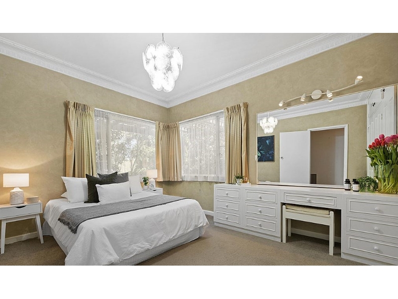 20 Cratloe Road, MOUNT WAVERLEY House for rent Listed by Sienna